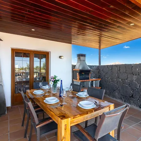 Penguina - 5 Bedroom - Hot Tub - Heated Pool Villa