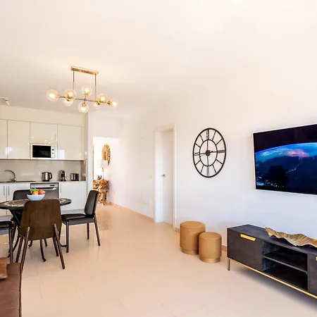 Penguina - 5 Bedroom - Hot Tub - Heated Pool * Playa Blanca (Lanzarote)