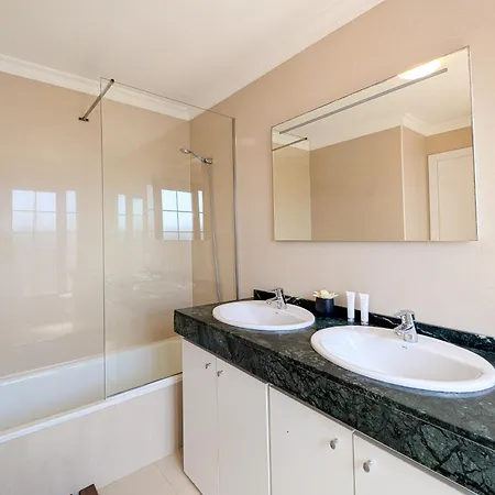 Penguina - 5 Bedroom - Hot Tub - Heated Pool Villa *