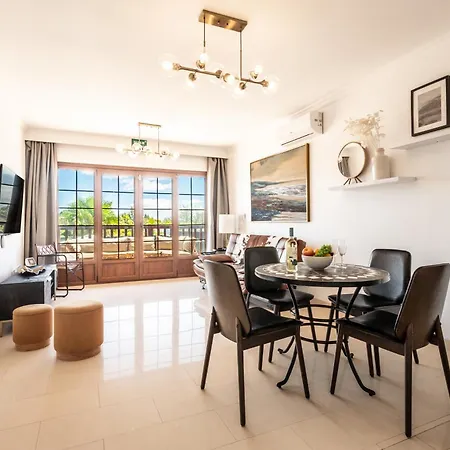 Penguina - 5 Bedroom - Hot Tub - Heated Pool Vila Playa Blanca (Lanzarote)